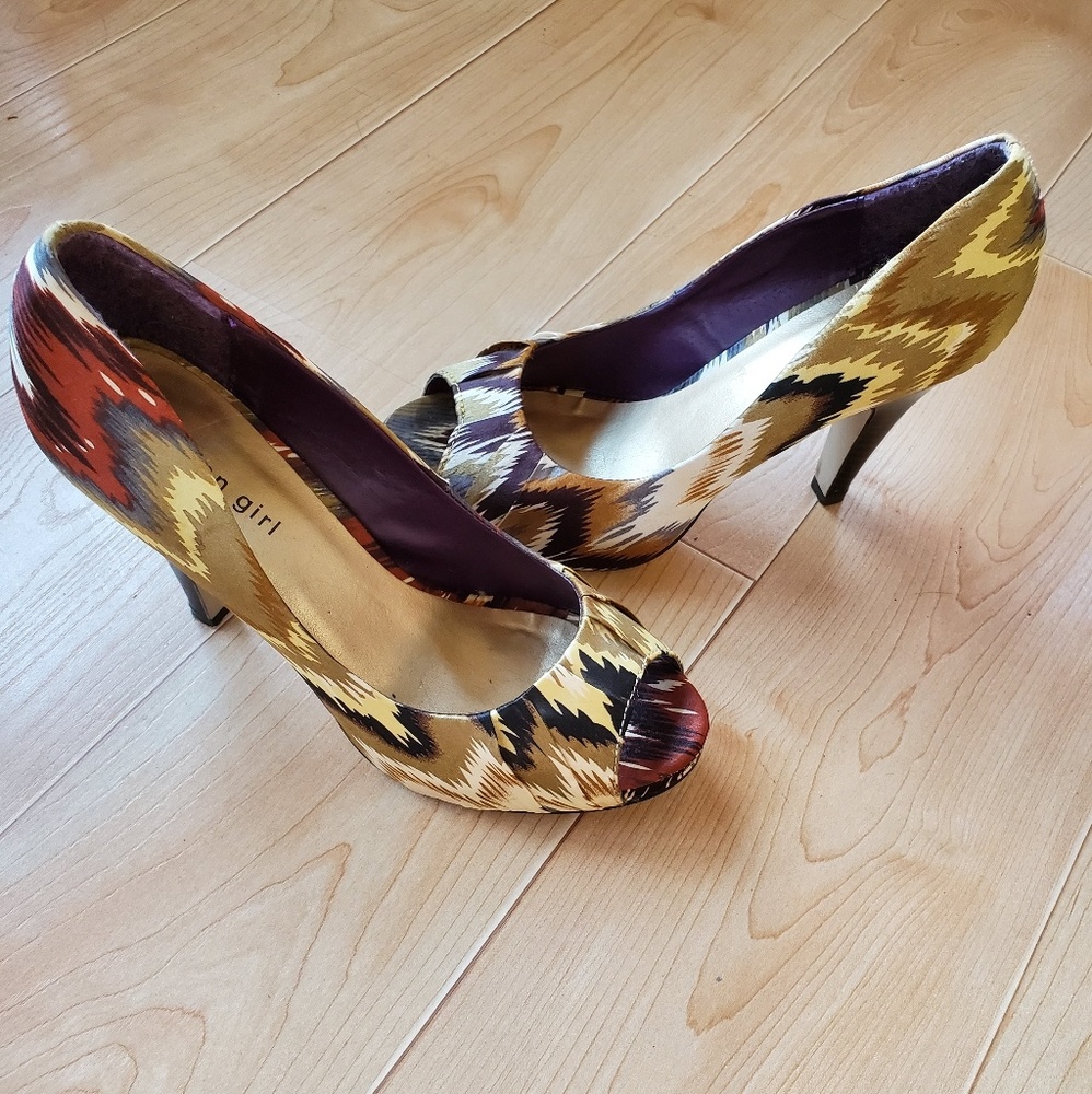 Madden Girl Heels, Size 7.5, Multicolored